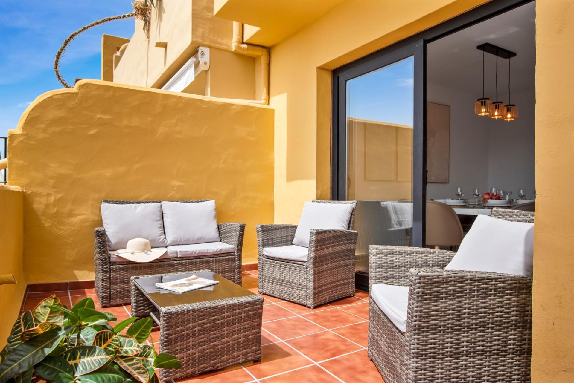 Sky And Sea Estepona Penthouse Exterior photo