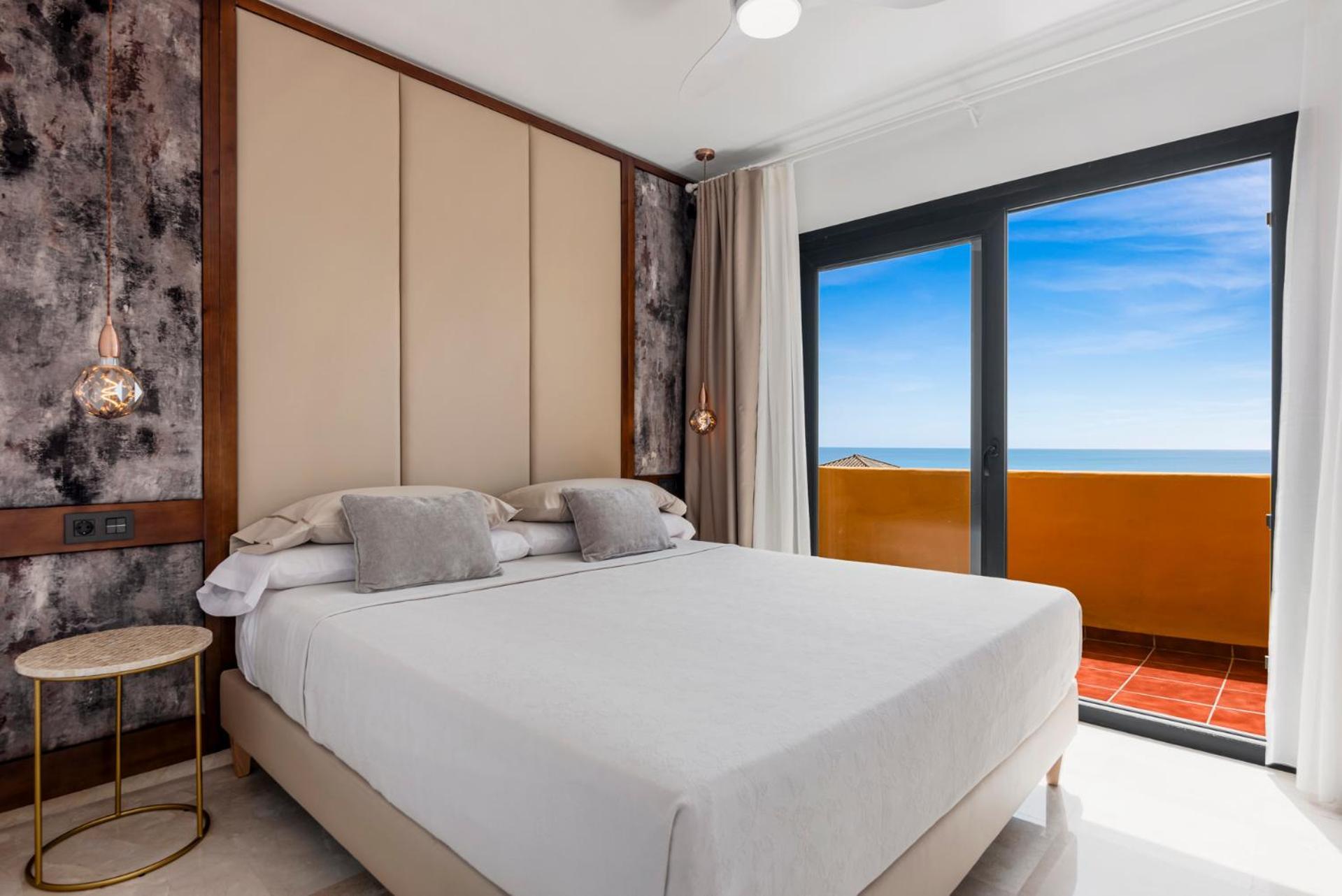 Sky And Sea Estepona Penthouse Exterior photo
