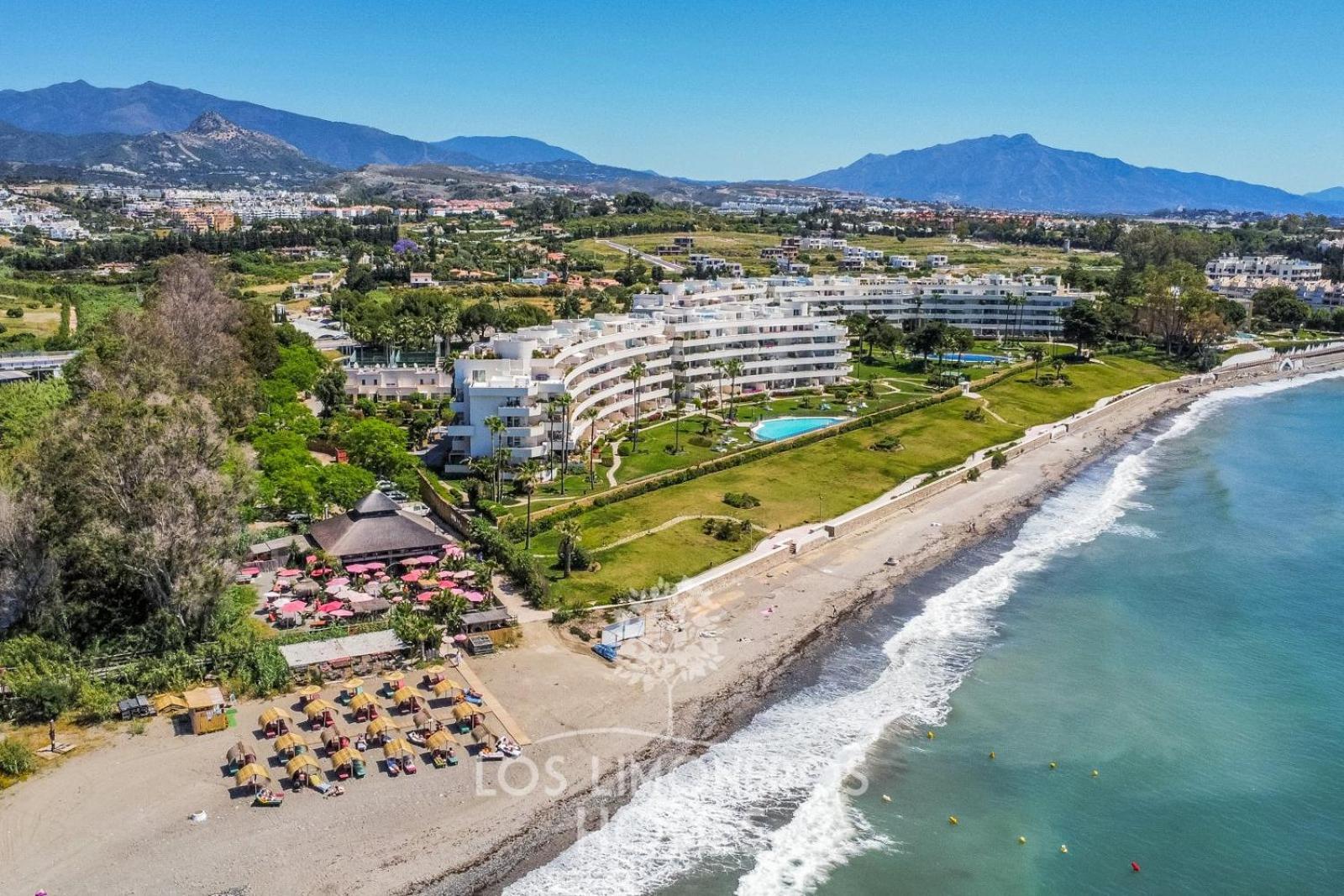 Sky And Sea Estepona Penthouse Exterior photo